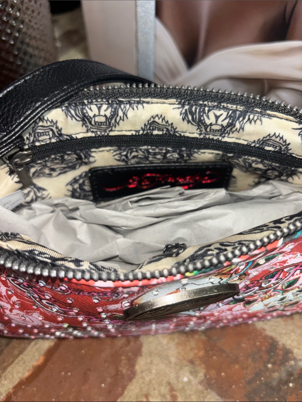 Ed Hardy Red Skull & Rose Shoulder Bag with Black Strap - Picture 5 of 6